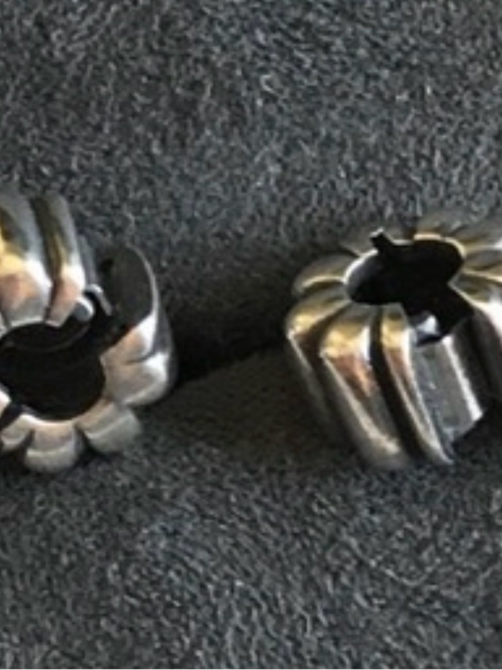 Pandora Retired Ridge Clips Pair great condition